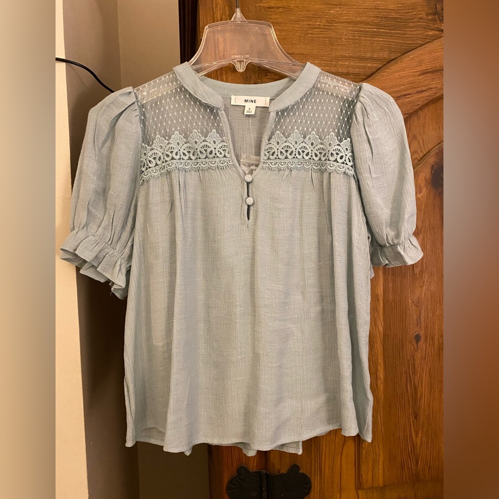 Mine Blouse NWT Sz S beautiful mint green